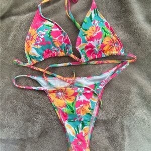 Women bikini floral